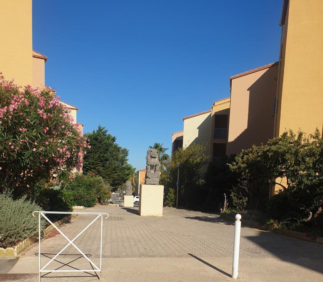 T2 - terrasse vue mer - à 500m de la plage - parking privé - arrivée autonome Saint-Pierre-la-Mer  Exterior foto
